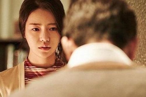 Khi đã chán vợ đến 'tận cổ' đàn ông rất khó giấu giếm, dưới đây là những biểu hiện của anh ta