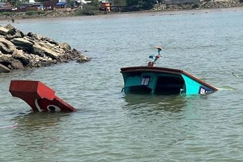 Cục Đăng kiểm thông tin về con tàu bị lật ở Đồng Nai
