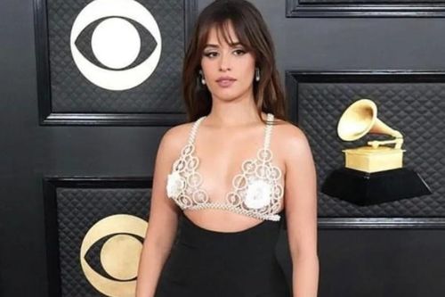 Bra ngọc trai và loạt trang phục táo bạo tại Grammy 2023