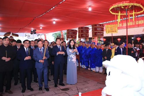 Khai mạc lễ hội tưởng nhớ Đức Thánh Chử Đồng Tử