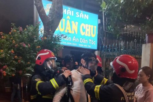 Giải cứu 6 người trong vụ cháy cơ sở massage