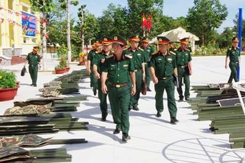 Kiểm tra chuẩn bị tiếp nhận và huấn luyện chiến sĩ mới tại Trung đoàn 812