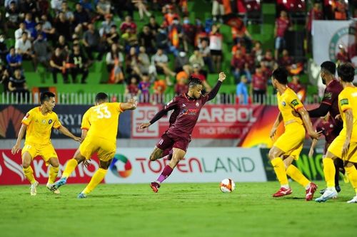Topenland Bình Định thắng trận đầu tiên ở V-League 2023