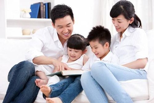 Bạo hành gia đình với con trẻ không chỉ là đòn roi