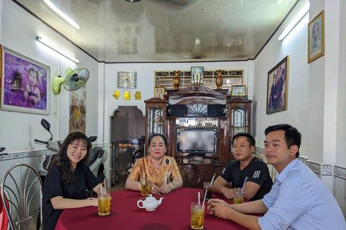 Những 'bóng hồng' miền Tây sẵn sàng ngày nhập ngũ