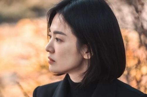 The Glory: Song Hye Kyo uống nước chanh, cố định thời gian các bữa ăn để giảm cân