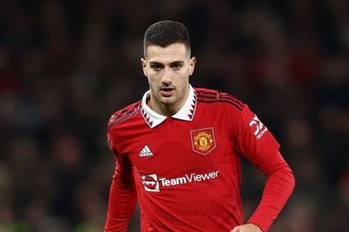 Dalot thẳng thừng từ chối Barca, sắp gia hạn hợp đồng với MU