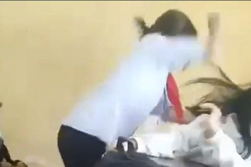 Nữ sinh lớp 6 đánh bạn ở Hậu Giang: Xác minh và xử lý cá nhân quay clip