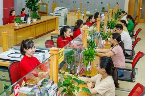 Nhân sự ngân hàng biến động ra sao trong năm qua?