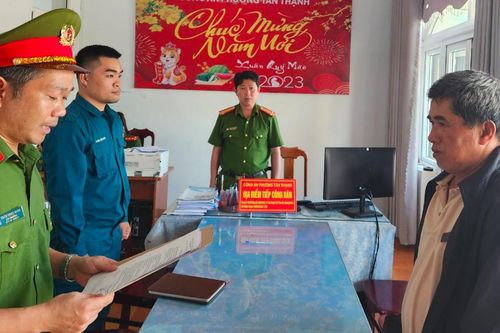 Khởi tố thuyền trưởng vụ chìm ca nô tại biển Cửa Đại làm 17 người chết