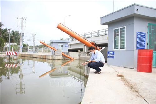 Bến Tre ứng phó với xâm nhập mặn đang tăng cao trên sông chính