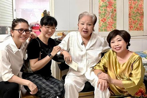 Xót xa tình hình sức khỏe nghệ sĩ Hồng Nga: Bị lẫn, mất kiểm soát lời nói