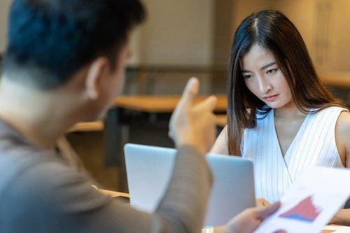 Dấu hiệu nhận biết 'bẫy tâm lý' chốn văn phòng