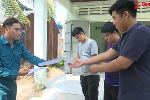 3 anh em sinh ba cùng tình nguyện nhập ngũ