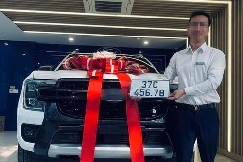 Tin 7/2: Vay 165 triệu, phải trả nợ 5 tỉ đồng, 1 phụ nữ cầu cứu công an; thực hư chiếc xe bán tải bấm được biển đẹp 45678 tăng gấp đôi giá trị