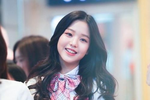 Fan đào lại ảnh thời chưa debut của Jang Wonyoung (IVE): Xinh từ bé là có thật!
