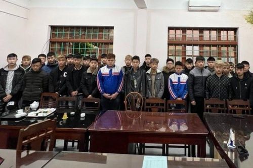 Ngăn chặn 60 người mang hung khí đi đánh nhau
