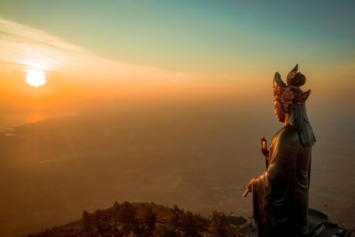 Lý do hàng triệu người hành hương lên núi Bà Đen quanh năm
