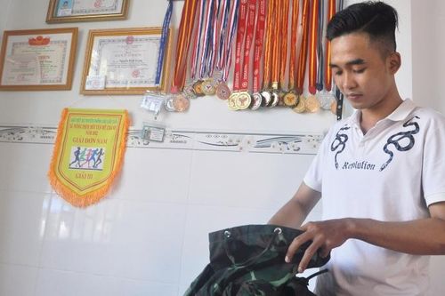 Đảng viên trẻ ở Mỹ Tho tình nguyện lên đường nhập ngũ
