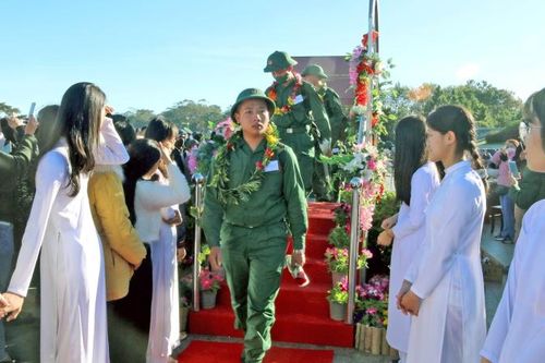 Rộn ràng ngày tuyển nghĩa vụ công an nhân dân tại Lâm Đồng