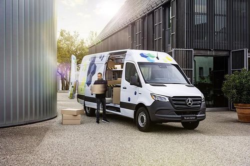 Mercedes-Benz eSprinter 2024 'bình dân' chạy được 500km/lần sạc