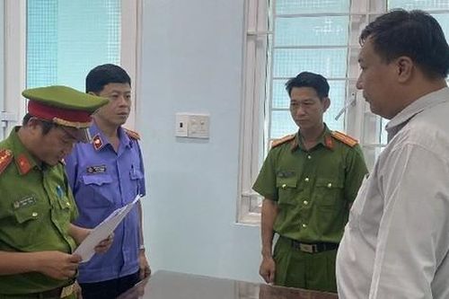 Khởi tố thêm 5 bị can trong vụ nhóm cán bộ quản lý thị trường nhận hối lộ
