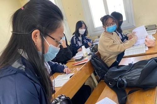 Đăng ký cùng lúc nhiều cuộc thi, học sinh quay cuồng học chính, học thêm