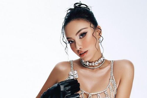 Á hậu Kim Duyên táo bạo, sexy với ảnh đen trắng