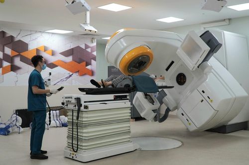 Lãnh đạo bệnh viện 5.800 tỷ đồng 'đau đầu' vì... tiền