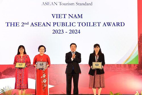 Việt Nam nhận nhiều giải thưởng du lịch, đoạt giải nhà vệ sinh công cộng ASEAN