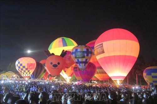 Lễ hội hoa đăng chào mừng 110 năm thành lập tỉnh Kon Tum