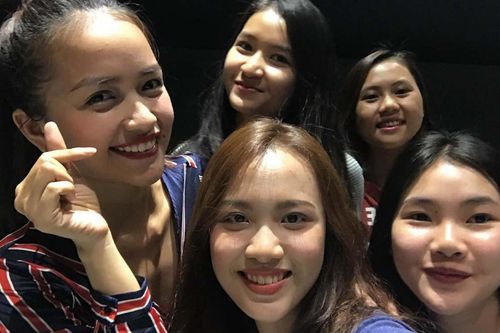 Á hậu Thủy Tiên đăng tải hình ảnh cũ, nhan sắc Ngọc Châu gây chú ý: Có xứng đáng làm búp bê châu Á?