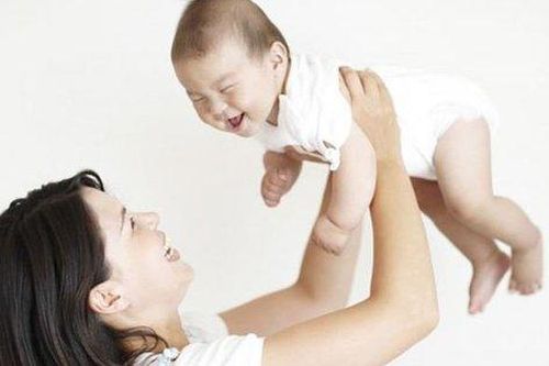 Hội chứng rung lắc do bế bé nguy hiểm như thế nào?