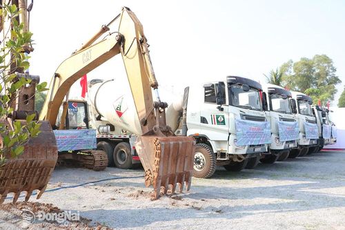Người dân phấn khởi khi cầu Thống Nhất được triển khai xây dựng