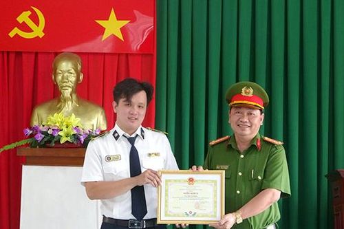 Khen thưởng gương 'Người tốt, việc tốt'