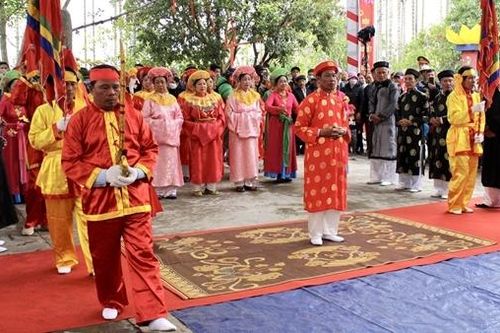 Lễ hội Minh thề - người dân mong mỏi cán bộ cùng thực hiện lời thề
