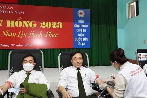 Công an tỉnh Hà Nam hiến tặng 284 đơn vị máu tại Lễ hội Xuân hồng 2023