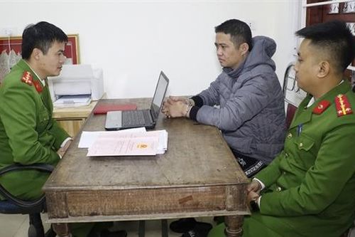 Vợ chồng giám đốc bị tố lừa hơn 30 tỷ đồng: Một mảnh đất bán cho 7 người
