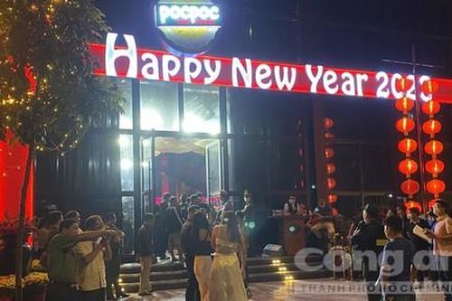Video toàn cảnh Công an TPHCM 'đột kích' quán 'vườn bia' PocPoc