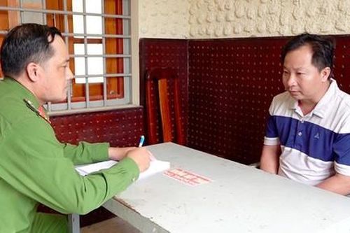 Người phụ nữ bị cướp sợi dây chuyền 1 lượng vàng khi đi chợ