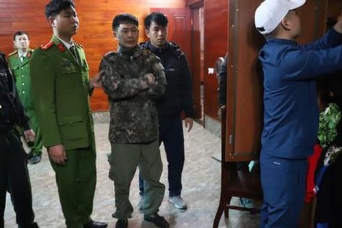 Truy bắt đối tượng tàng trữ ma túy, thu giữ nhiều 'hàng nóng'