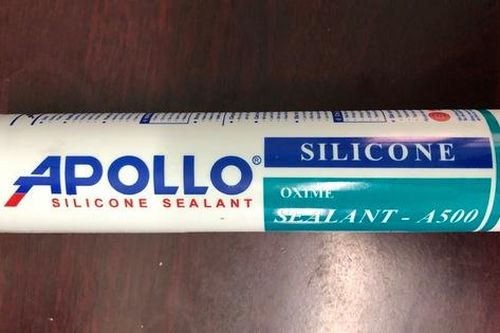 Hà Nội: Chuyển cơ quan điều tra vụ buôn bán 4.414 chai keo Silicone Apollo giả mạo