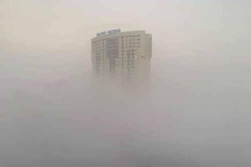 Không phải Tà Xùa hay Fansipan, đây là cảnh tượng giữa trưa ở Hà Nội