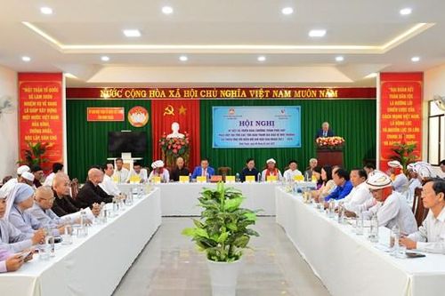 Ninh Thuận: Ký kết bảo vệ môi trường, thích ứng với biến đổi khí hậu giai đoạn 2023-2026