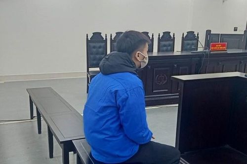 9 năm tù cho nhân viên hiếp dâm con chủ quán vịt