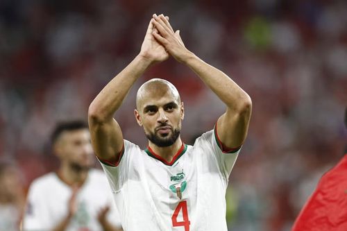 Người hùng tuyển Morocco tự bỏ tiền túi để đá cho Barca