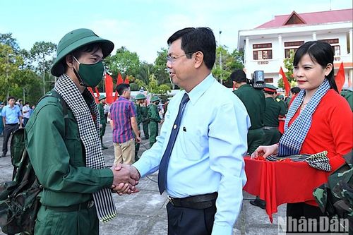 Tuổi trẻ Cà Mau háo hức ngày hội tòng quân