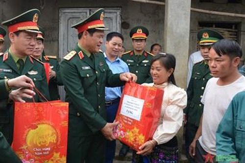 Thượng tướng Vũ Hải Sản kiểm tra Đoàn Kinh tế-Quốc phòng 345, Quân khu 2