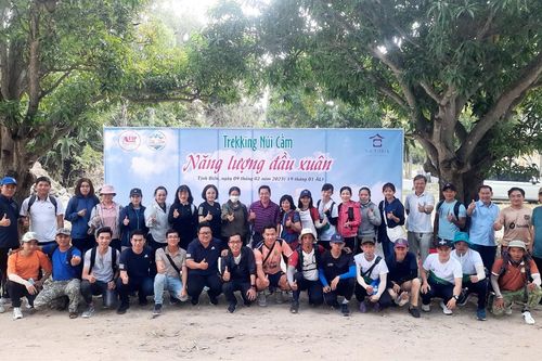 Nhiều trải nghiệm thú vị cung đường trekking Núi Cấm đầu Xuân