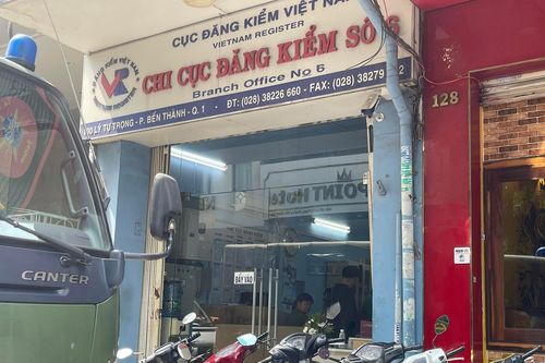 Cơ quan công an khám xét Chi cục Đăng kiểm số 6 ở TPHCM